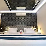 Hotel Tahiraga *